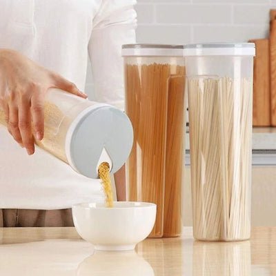 main versant des grains de la boite alimentaire