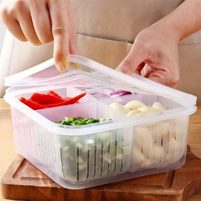 boite alimentaire plastique avec couvercle soulevée