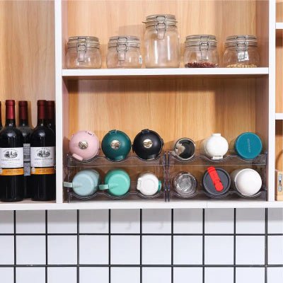 plusieurs rangement bouteille dans placard surélevé
