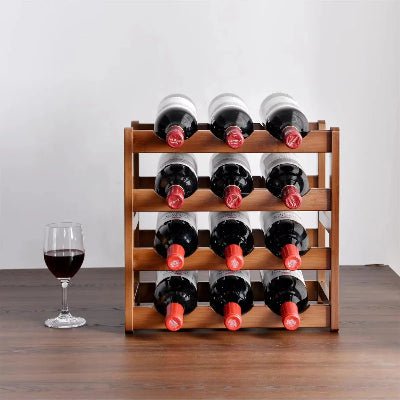 rangement pour bouteille avec verre de vin à côté