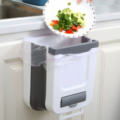 reste de nourriture jeté dans poubelle sous evier