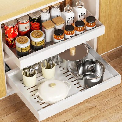 tiroir coulissant avec casserole et pots