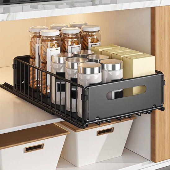 petit tiroir coulissant tiré sous le comptoir